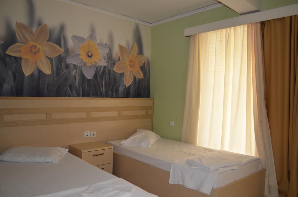 Fontana Rooms Mytilene Bagian luar foto